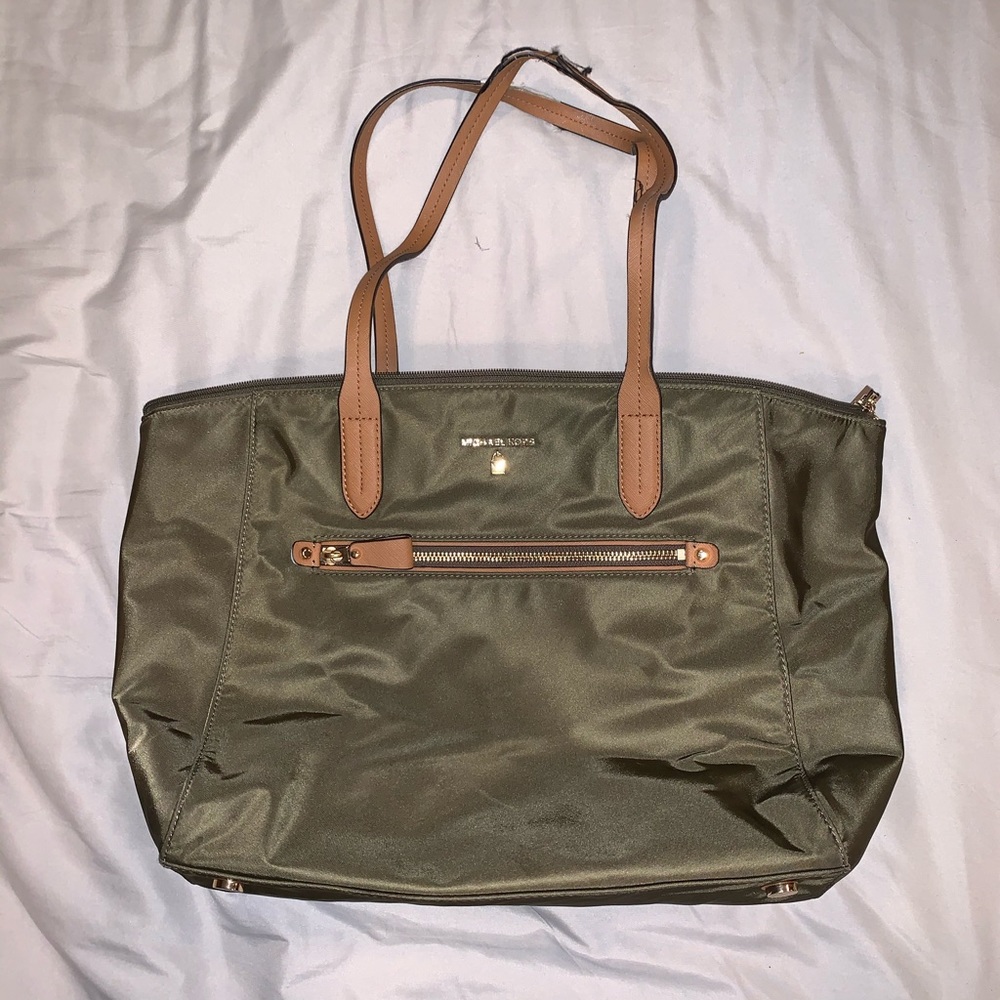Michael Kors Kelsey Medium Nylon Tote